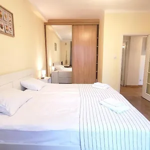  Apartament Happy Life - Next To Metro Station